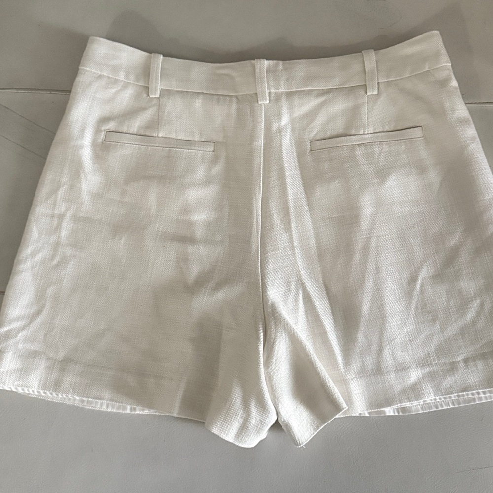 TRINA TURK
Ocotillo white Twill Shorts large - Picture 9 of 9